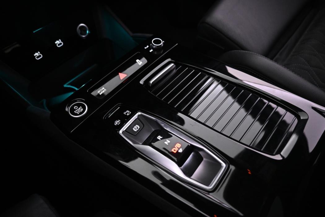 AUDI Q6 e-tron 2024