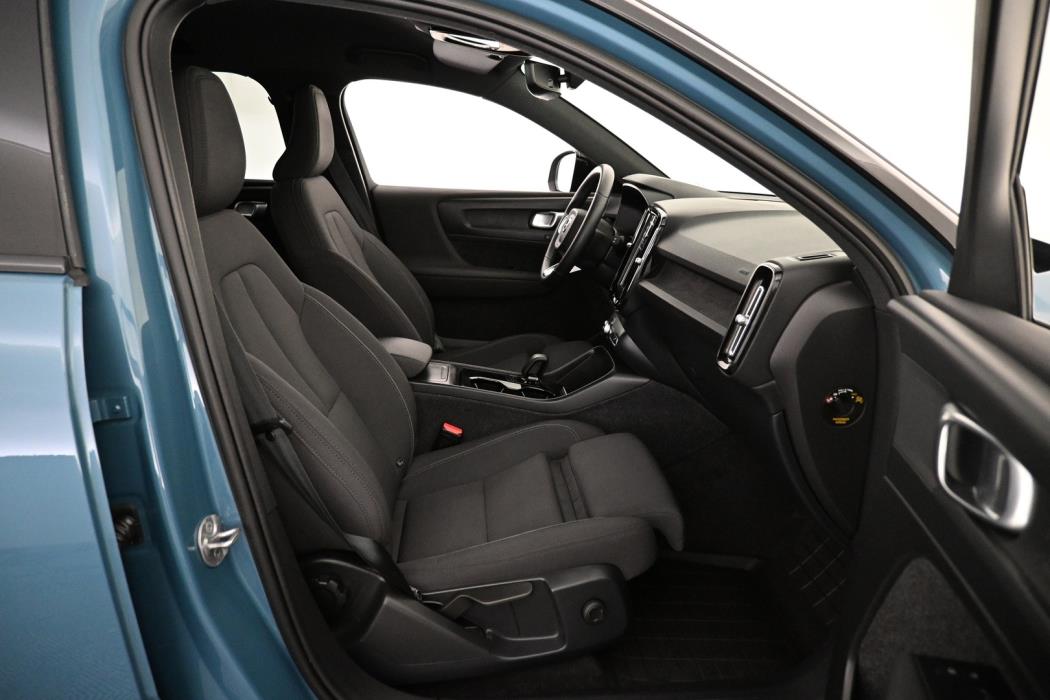 VOLVO XC40 2023
