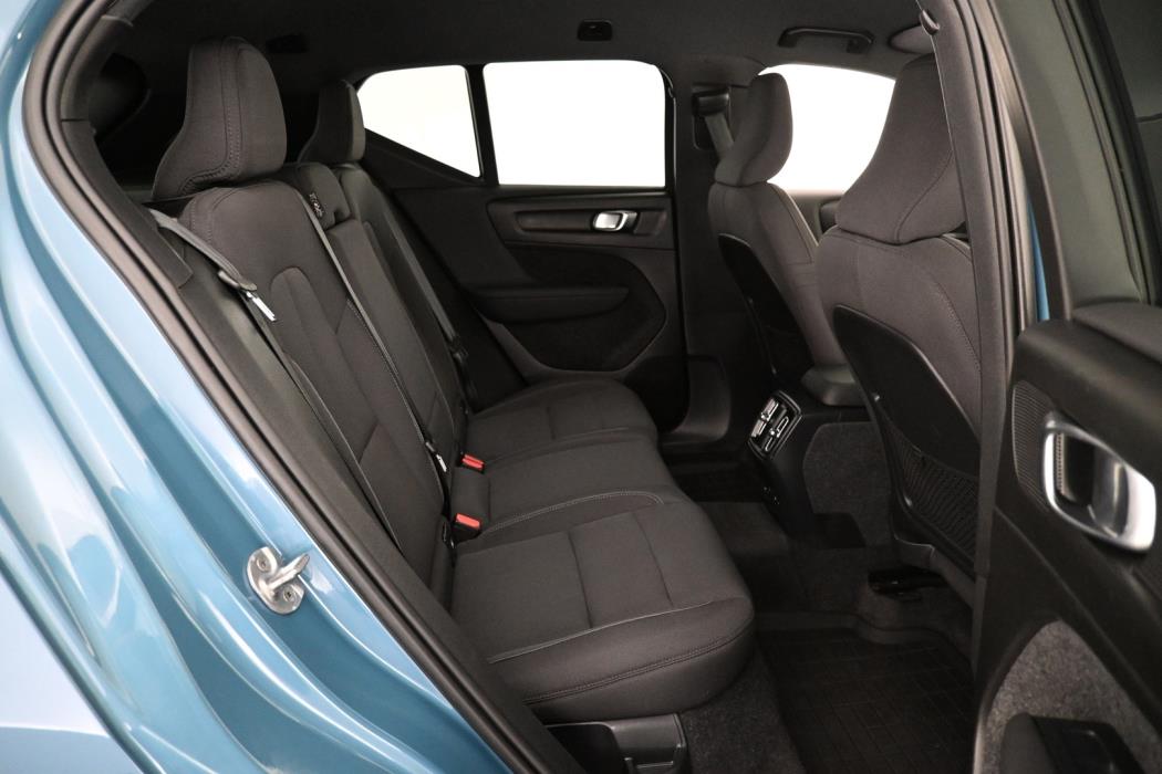 VOLVO XC40 2023
