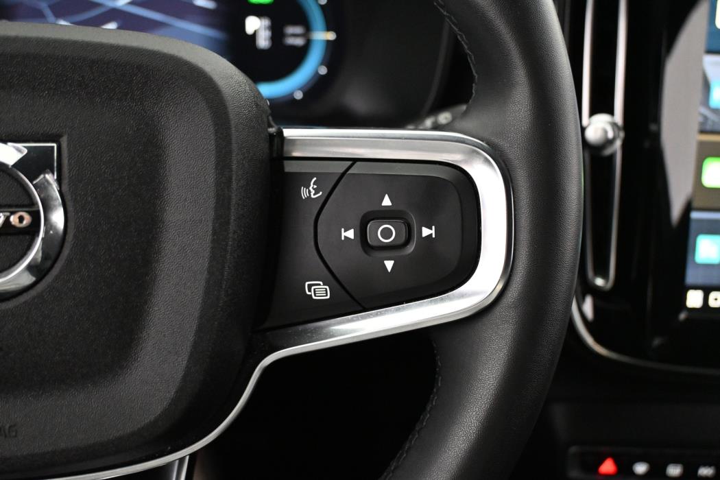 VOLVO XC40 2023