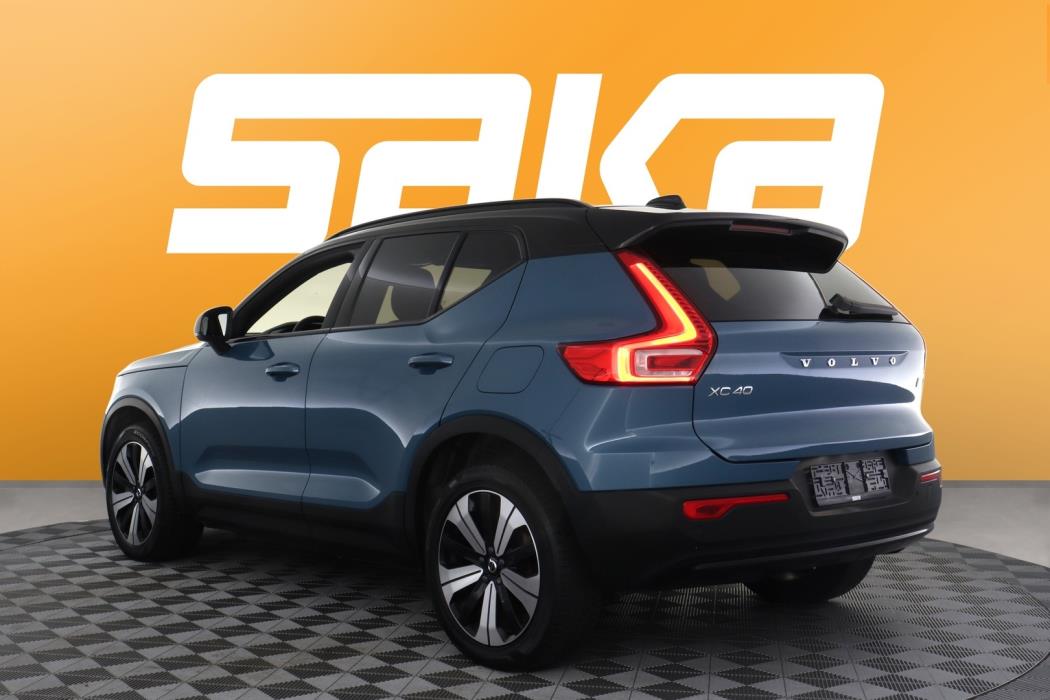 VOLVO XC40 2023