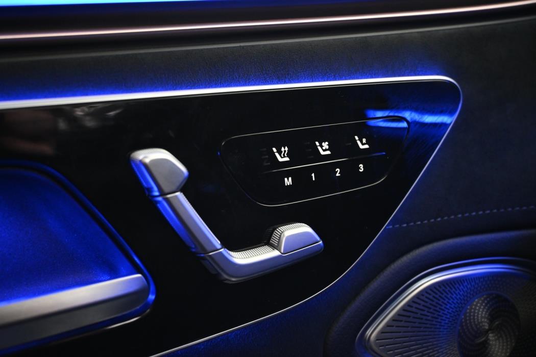 MERCEDES-BENZ EQS 2022