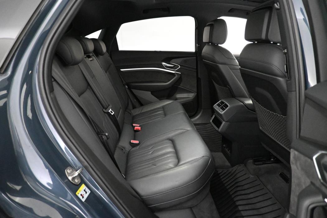 AUDI e-tron 2021