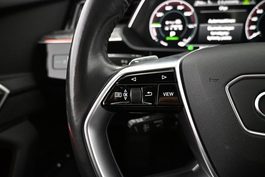 AUDI e-tron 2021