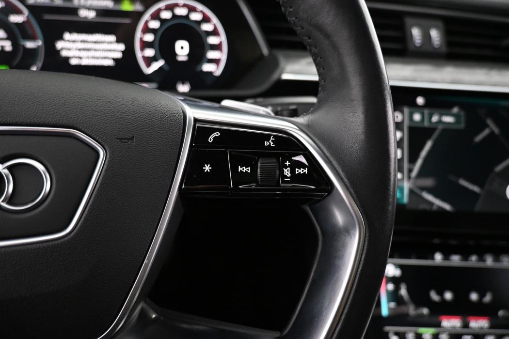 AUDI e-tron 2021