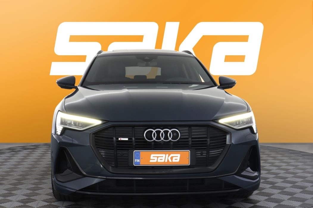AUDI e-tron 2021