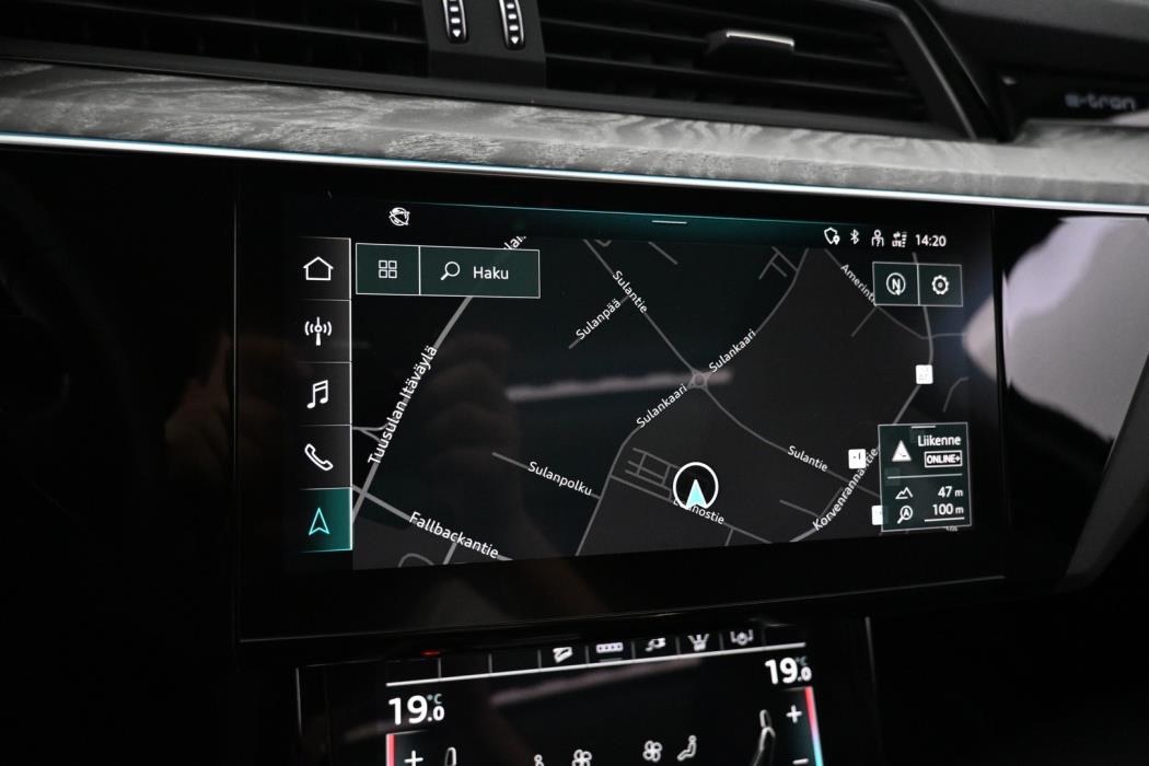 AUDI e-tron 2021