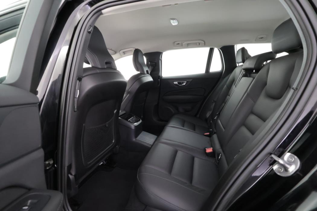 VOLVO V60 2023