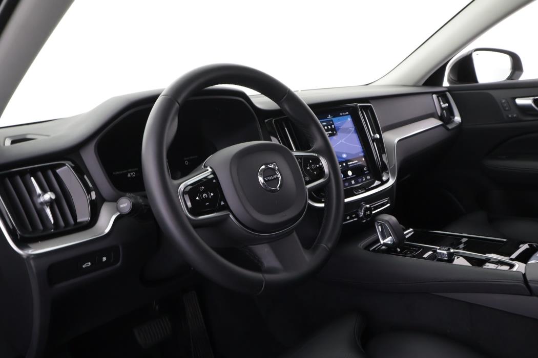 VOLVO V60 2023