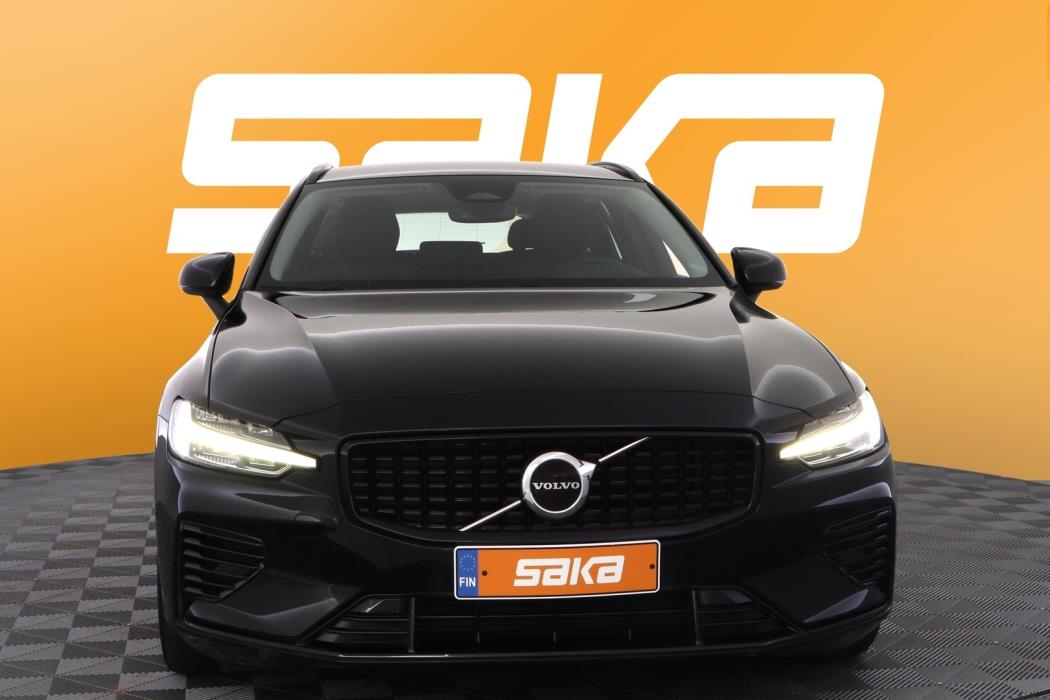 VOLVO V60 2023