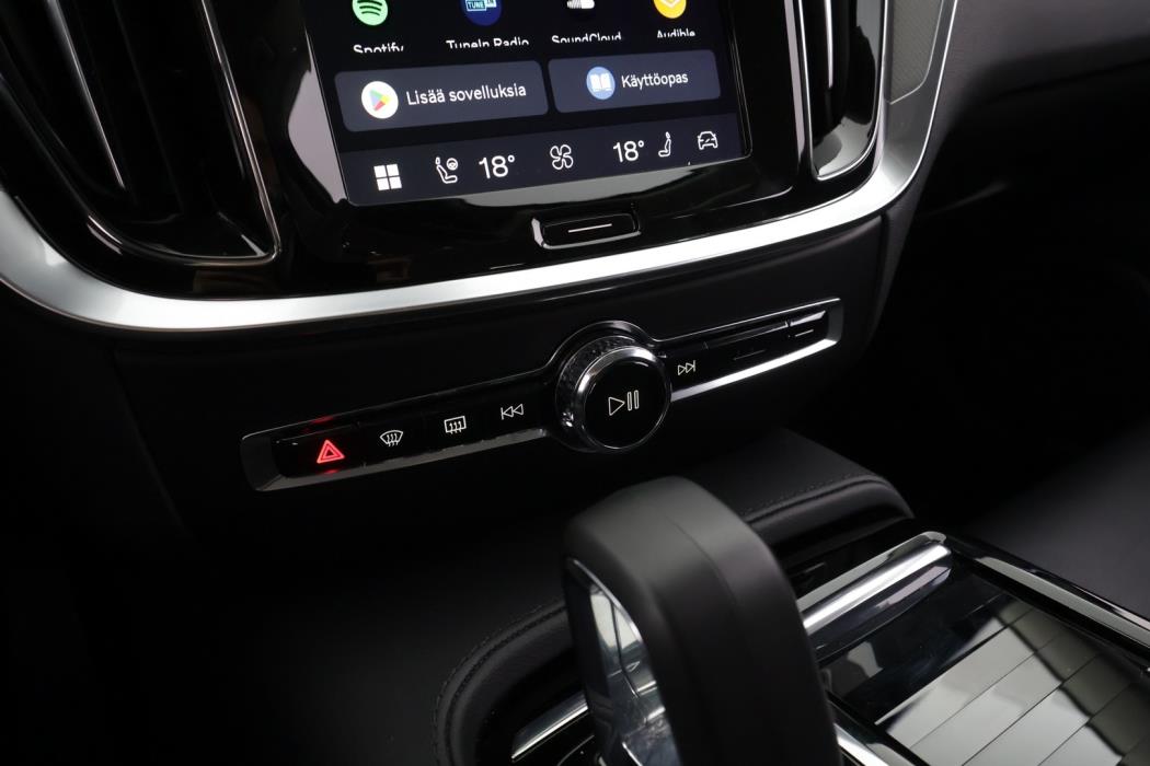 VOLVO V60 2023