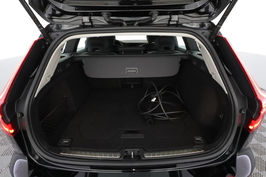 VOLVO V60 2023