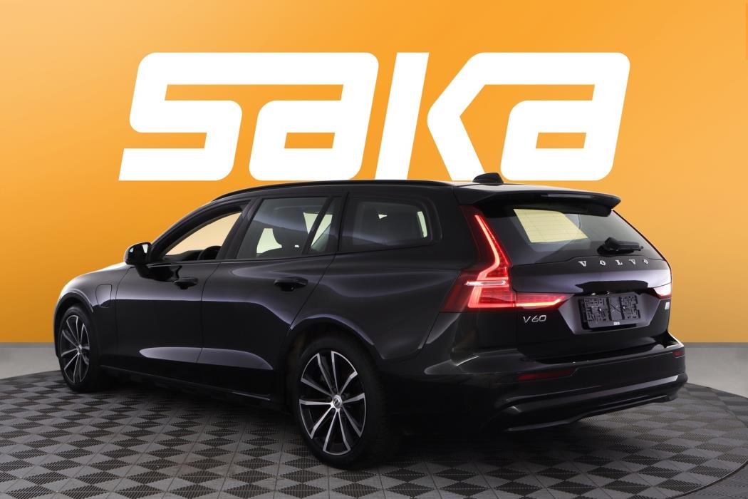 VOLVO V60 2023