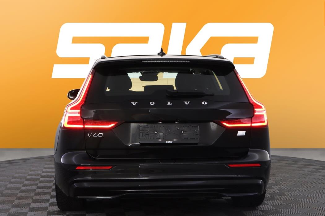 VOLVO V60 2023