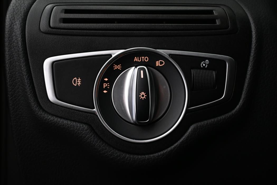 MERCEDES-BENZ GLC 2022