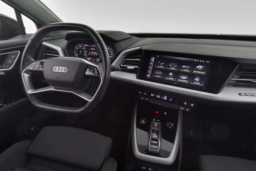 AUDI Q4 e-tron 2022
