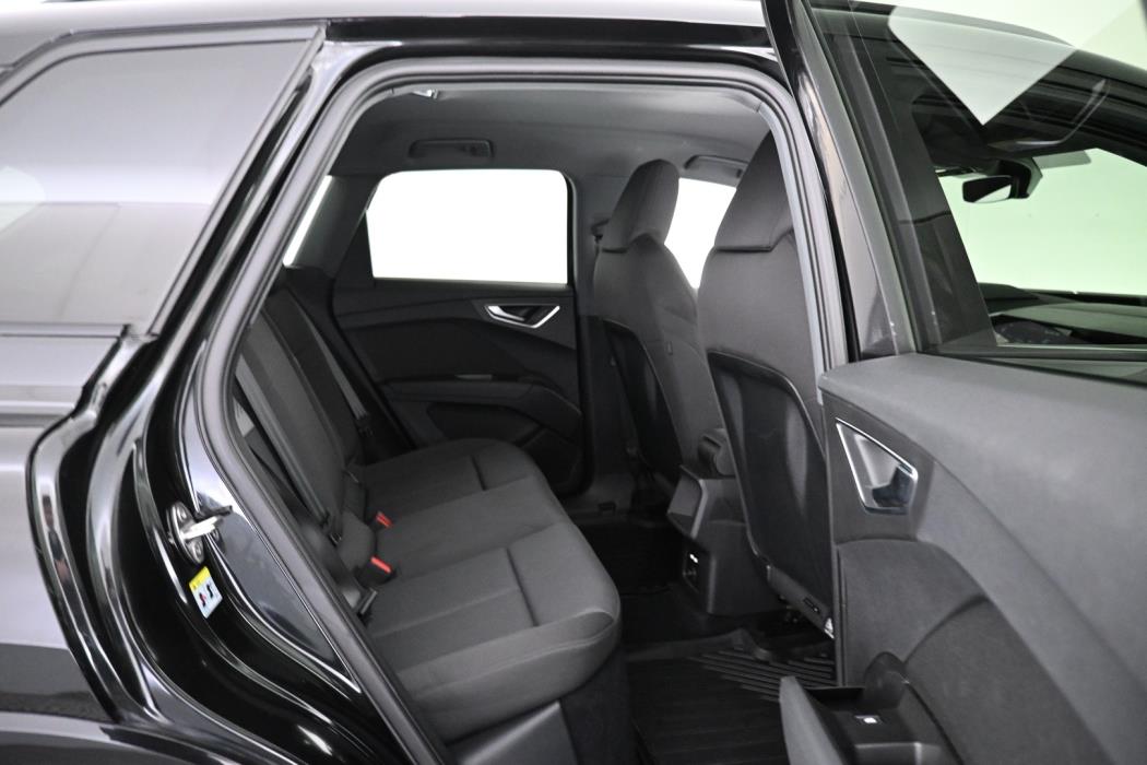 AUDI Q4 e-tron 2022