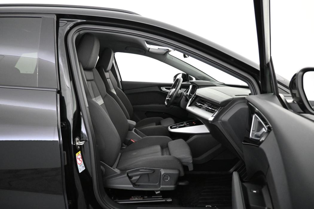 AUDI Q4 e-tron 2022