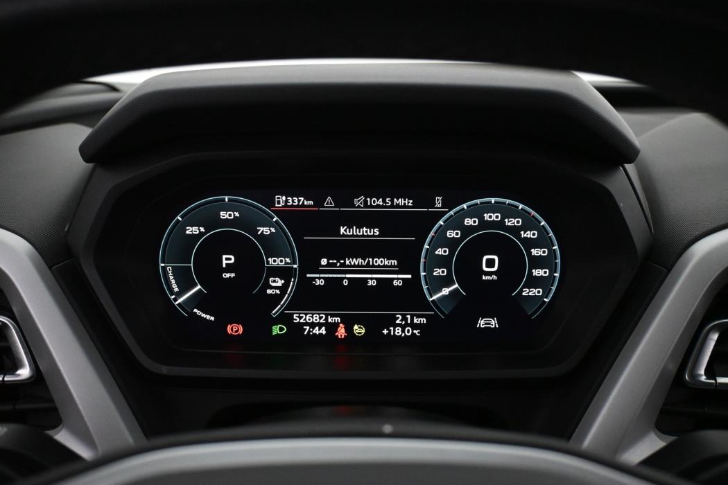 AUDI Q4 e-tron 2022