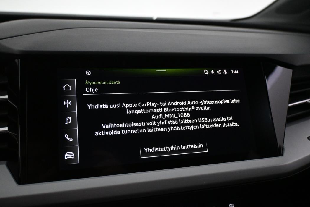 AUDI Q4 e-tron 2022
