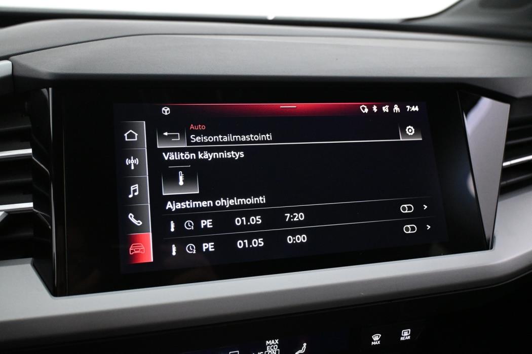 AUDI Q4 e-tron 2022