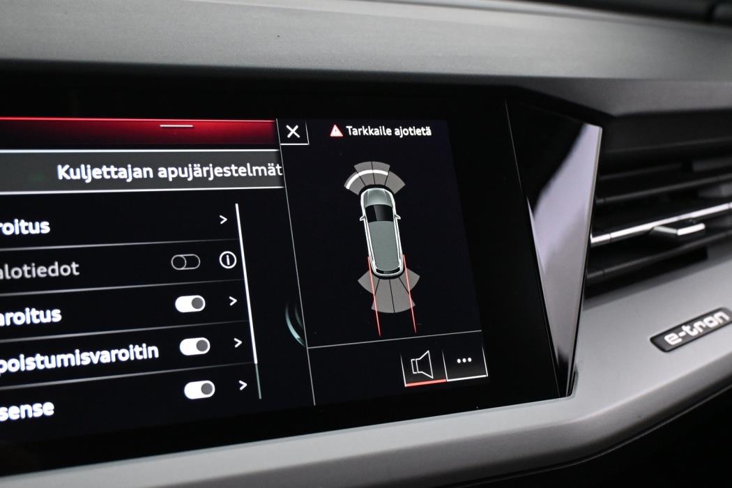 AUDI Q4 e-tron 2022