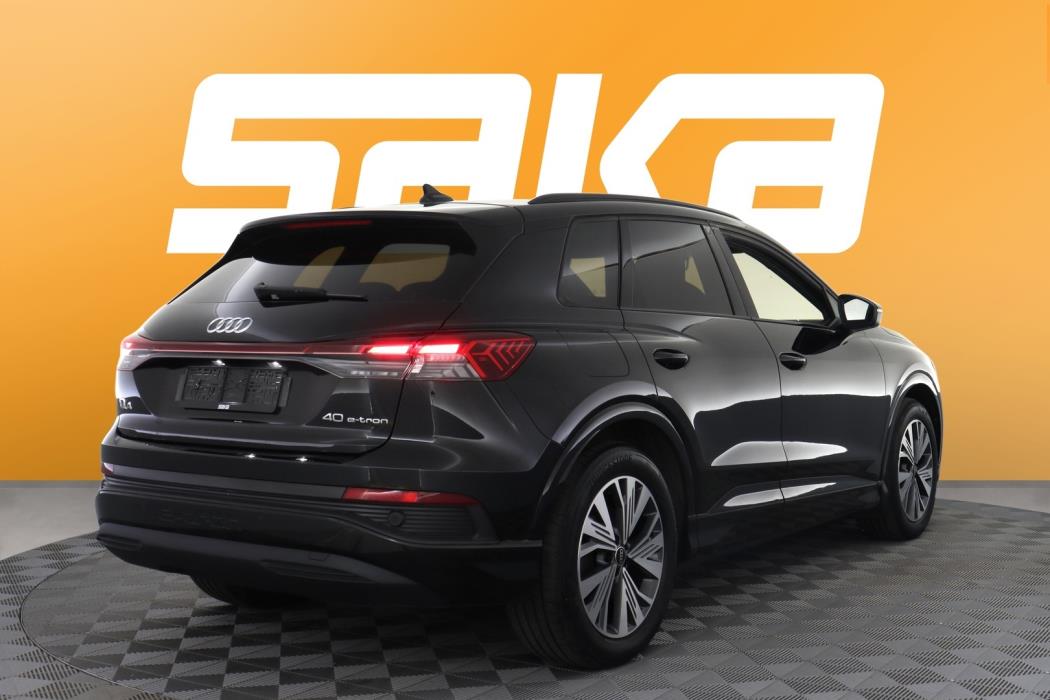 AUDI Q4 e-tron 2022