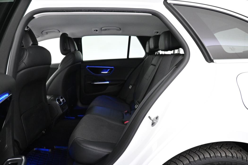 MERCEDES-BENZ C 2023