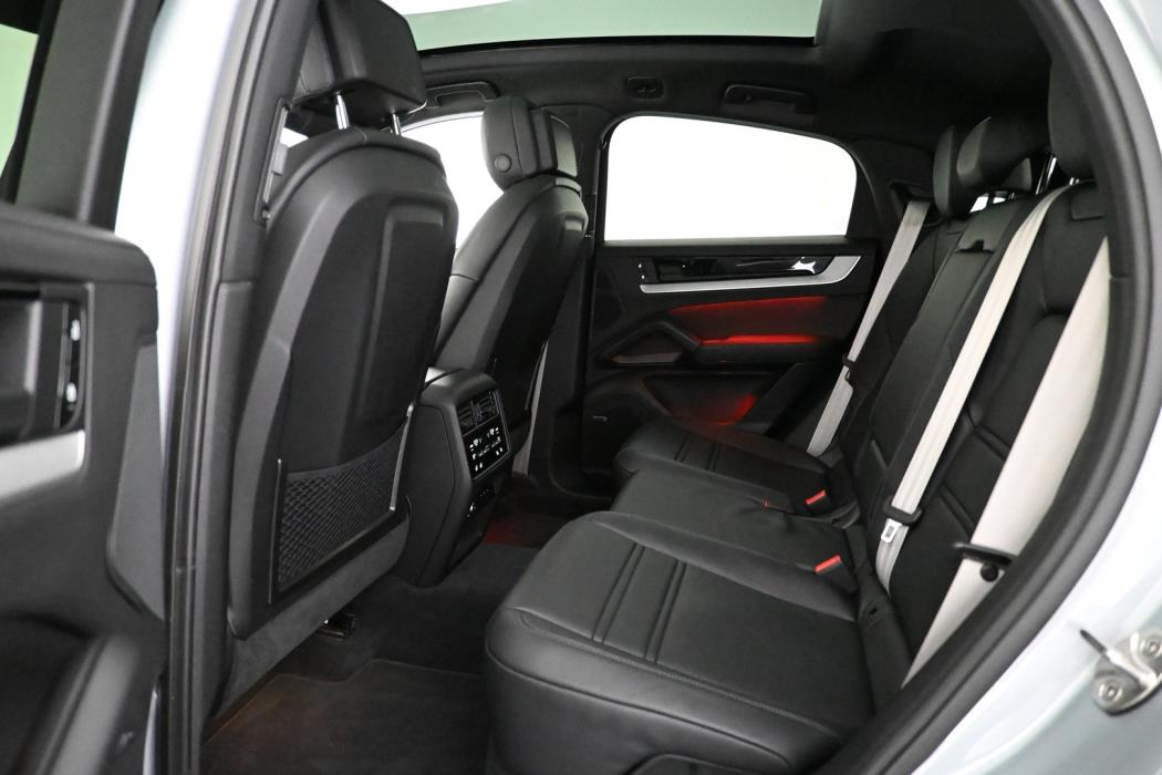 PORSCHE Cayenne 2024