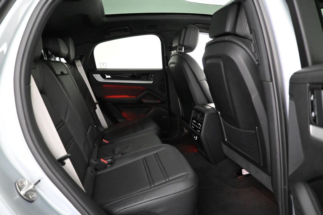 PORSCHE Cayenne 2024