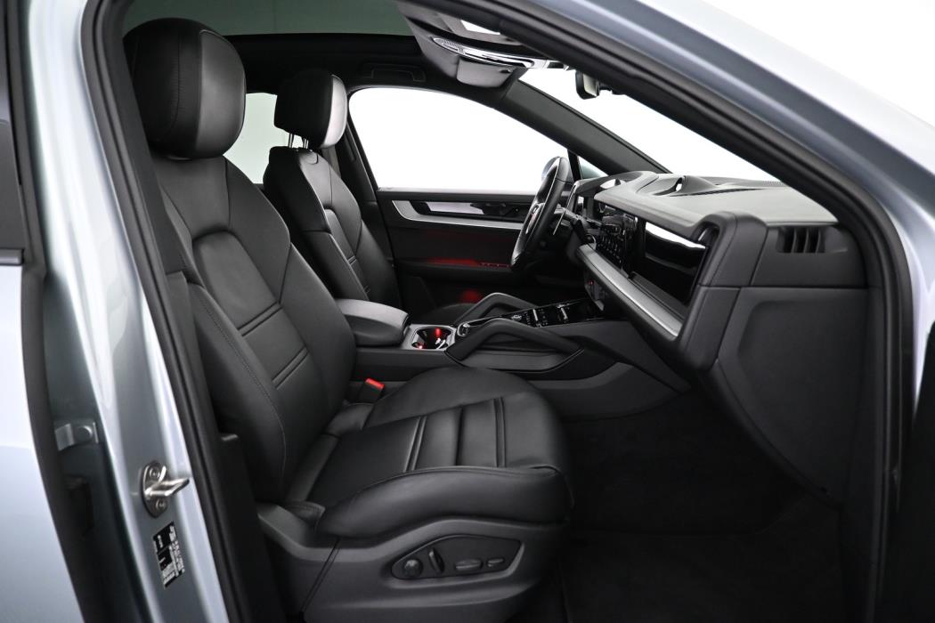 PORSCHE Cayenne 2024