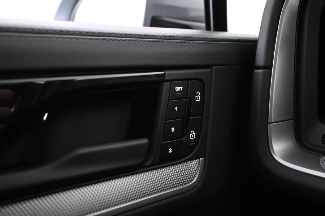 PORSCHE Cayenne 2024