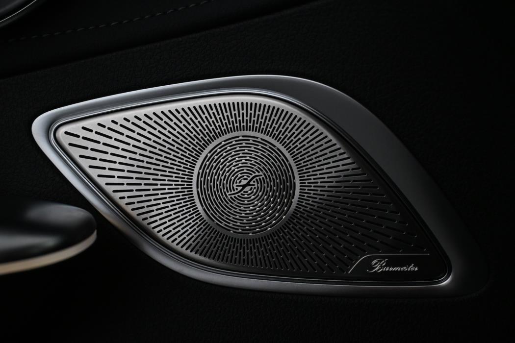 MERCEDES-BENZ EQE 2025