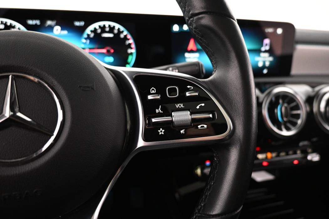 MERCEDES-BENZ A 2023