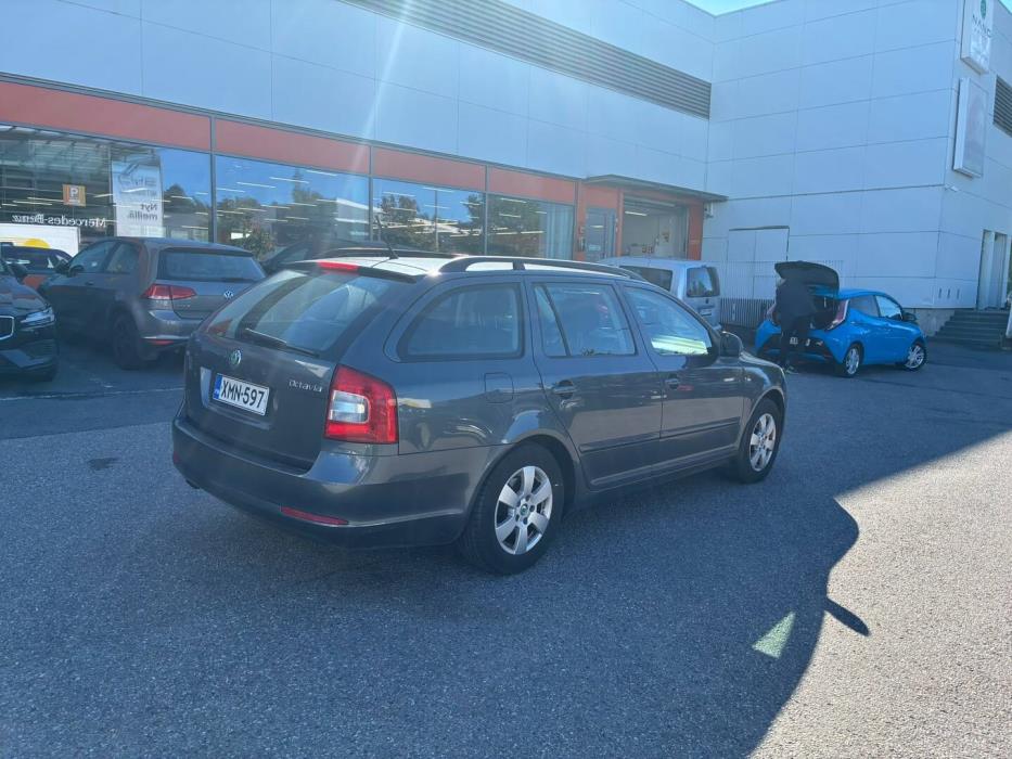 SKODA Octavia 2012