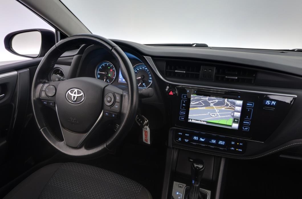 TOYOTA Corolla 2018