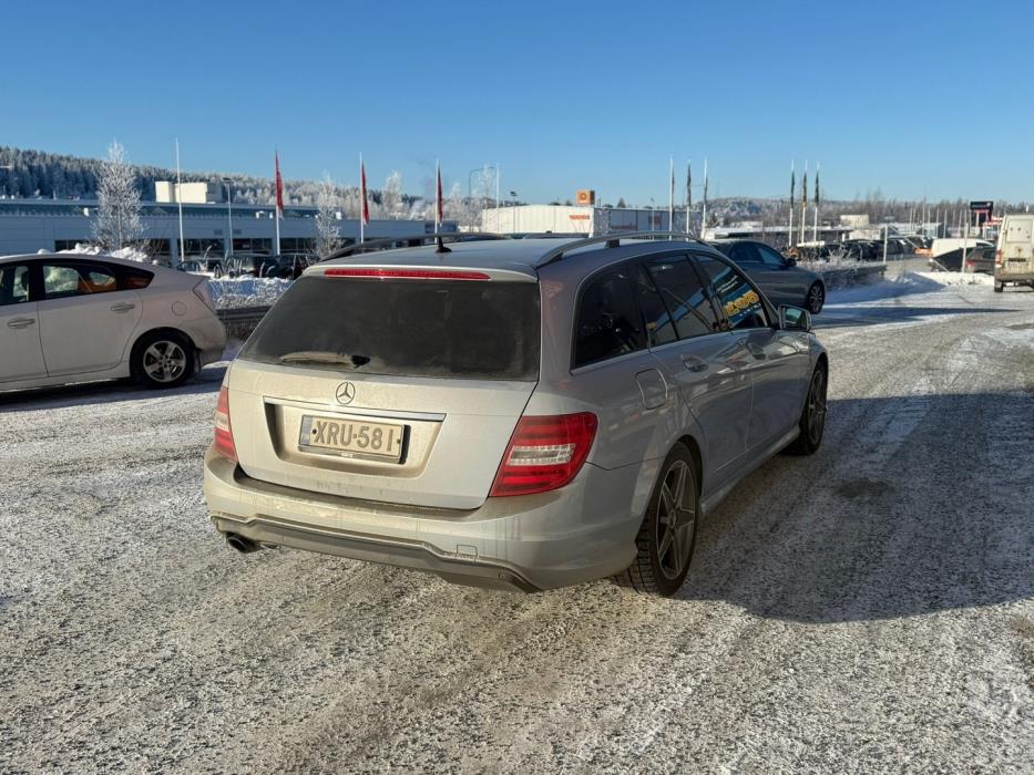 MERCEDES-BENZ C 2012