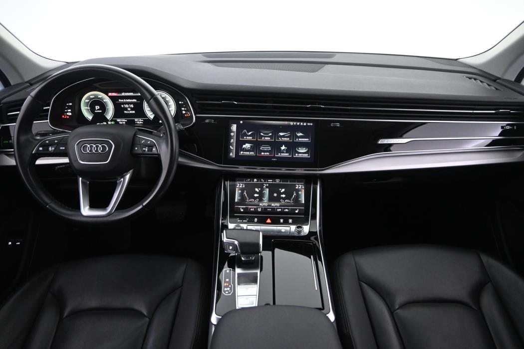 AUDI Q7 2021