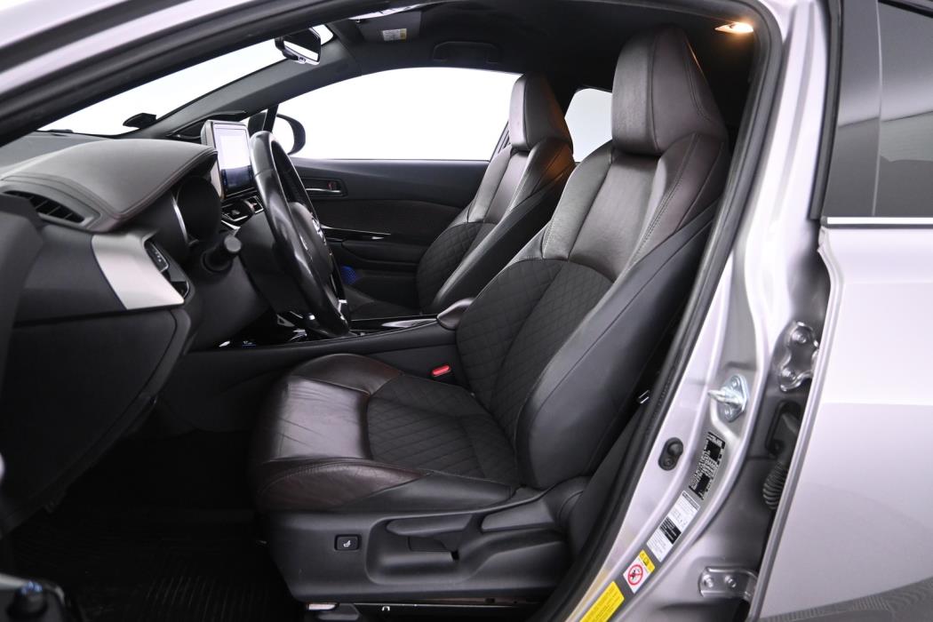 TOYOTA C-HR 2017