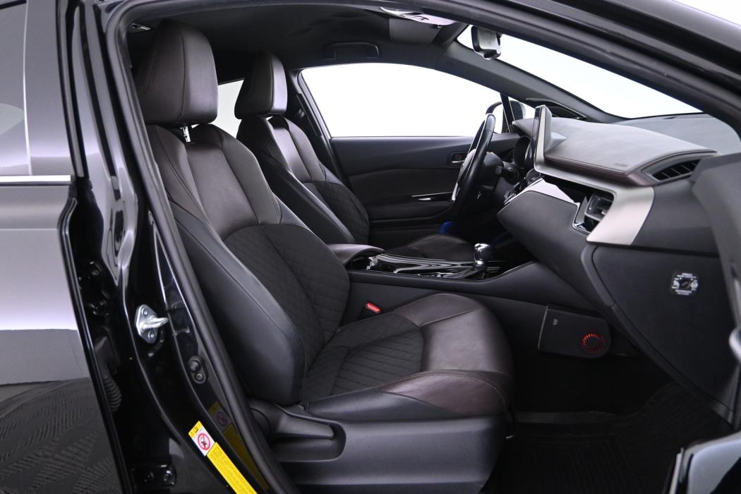 TOYOTA C-HR 2017
