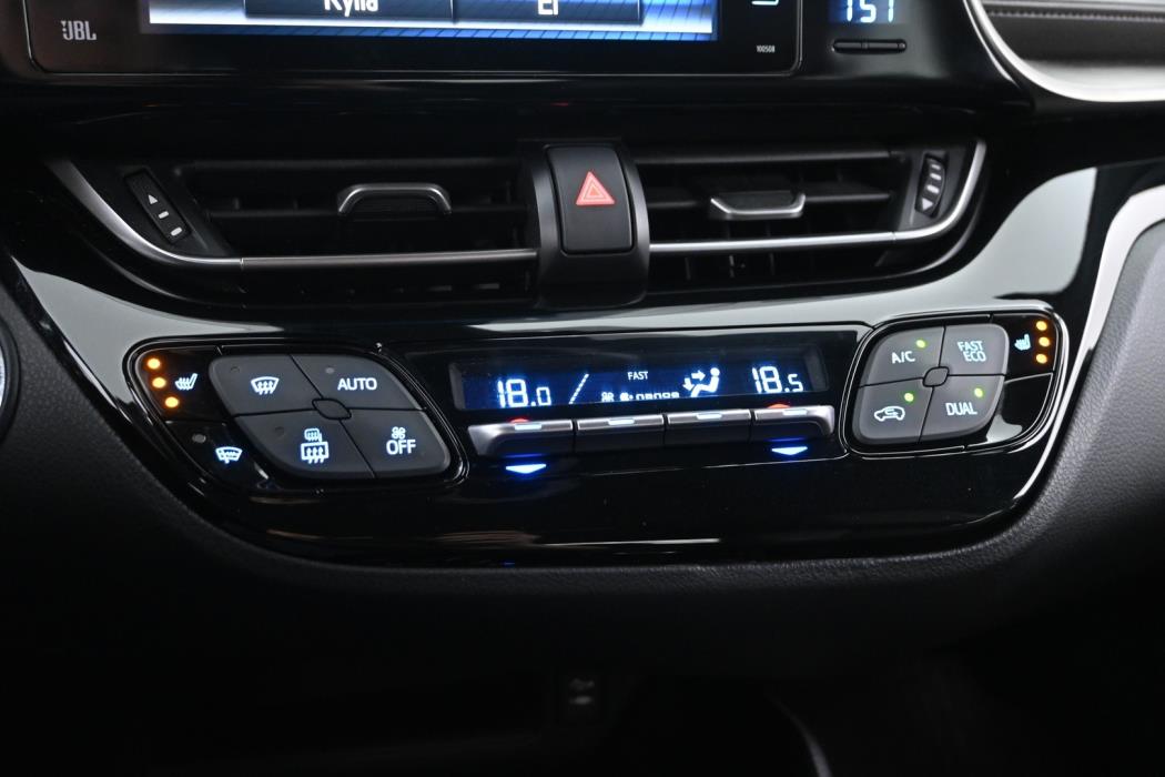TOYOTA C-HR 2017