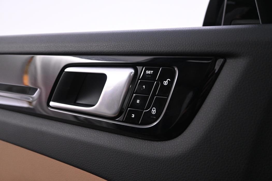 PORSCHE Cayenne 2019