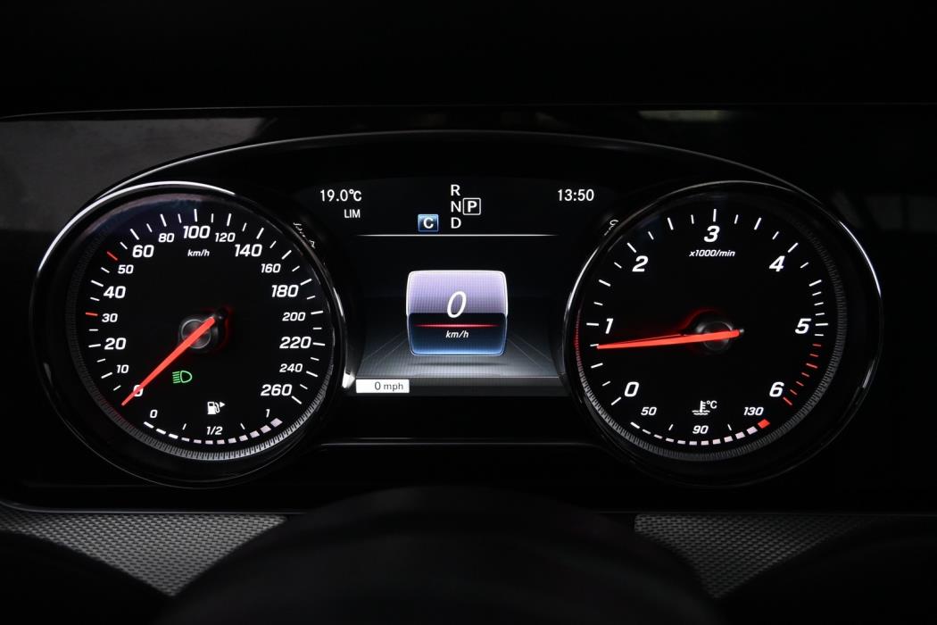 MERCEDES-BENZ E 2019