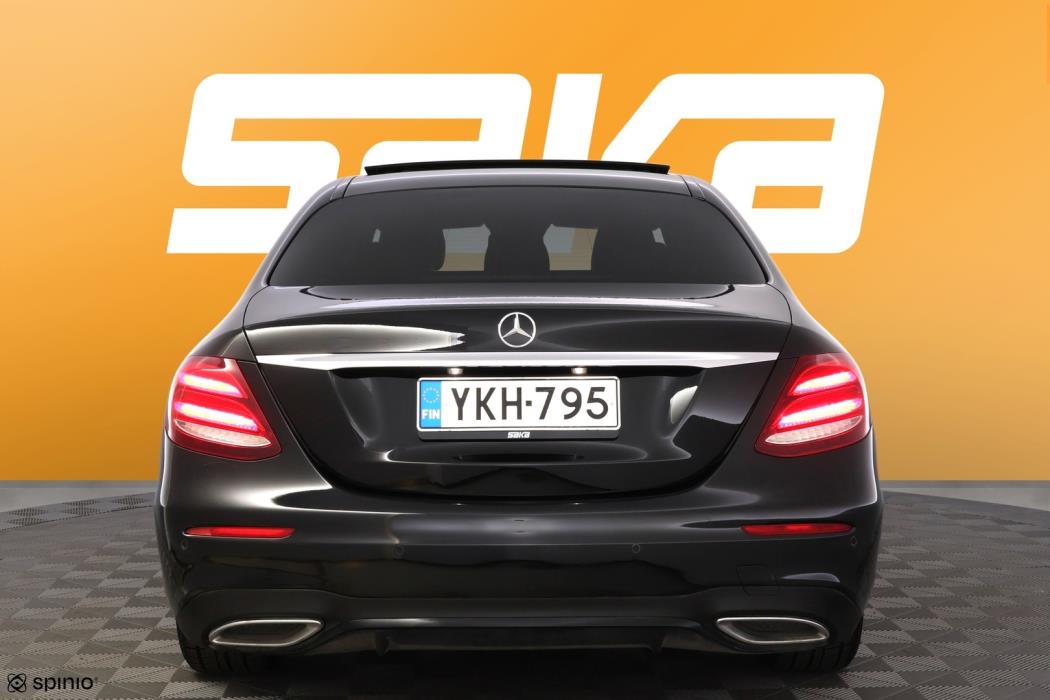 MERCEDES-BENZ E 2019