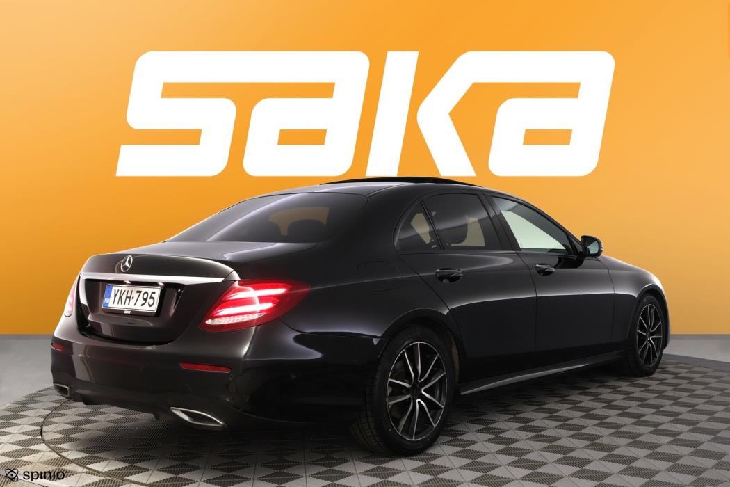 MERCEDES-BENZ E 2019