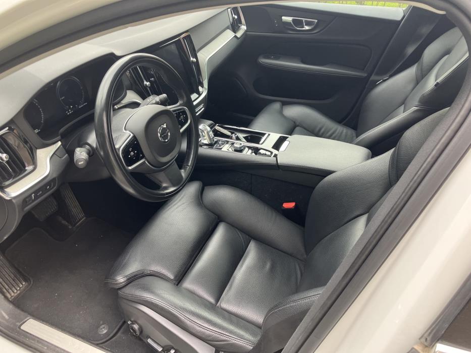 VOLVO V60 2019