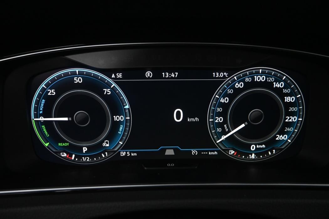 VOLKSWAGEN Golf 2020