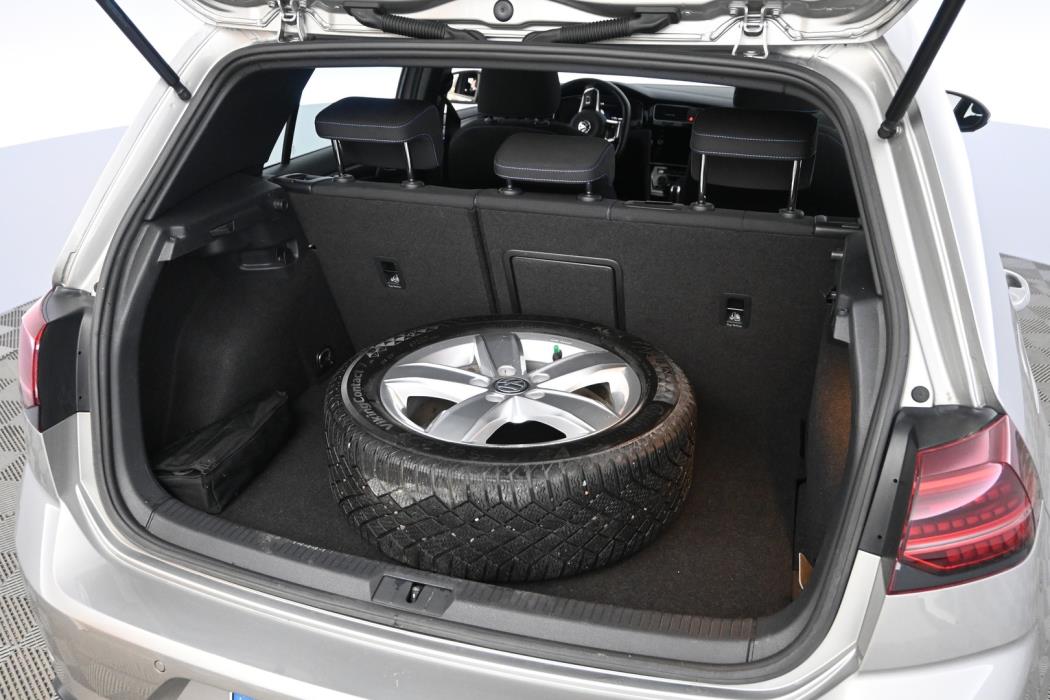 VOLKSWAGEN Golf 2020