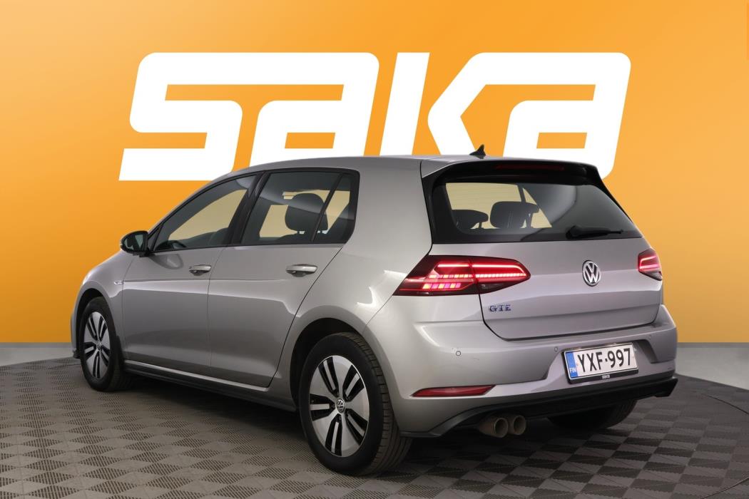 VOLKSWAGEN Golf 2020