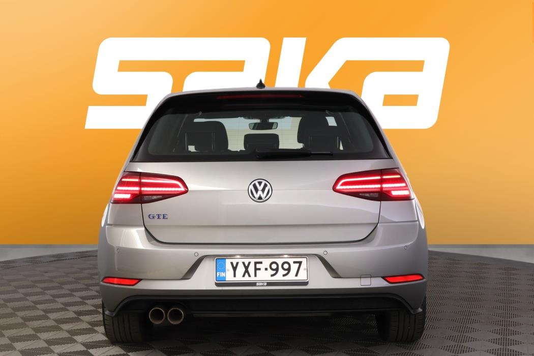 VOLKSWAGEN Golf 2020